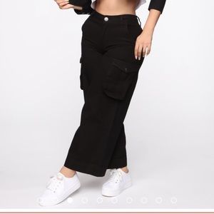 Wide leg Cargo pants